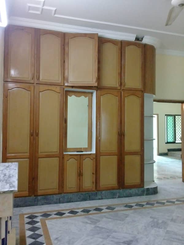 G11 25*50 FULL HOUSE FOR RENT DOUBLE KITCHEN 4 BED 5 BATH MARBLE FLORING 8