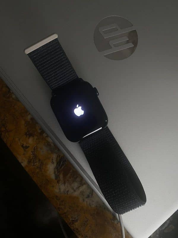 Apple Watch SE (2023) 0