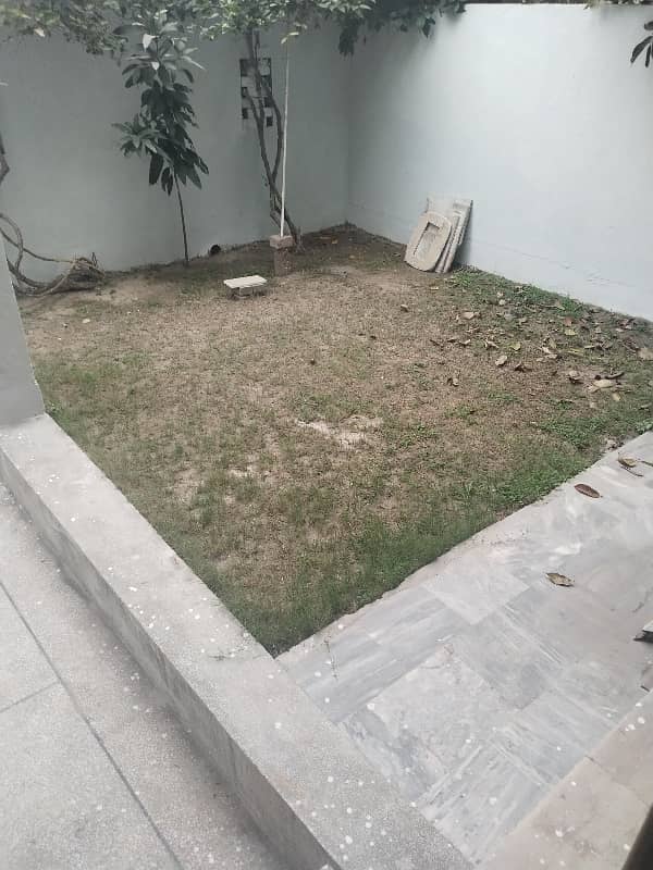 10 marla house for rent in kamran block allama iqbal town lahore 0