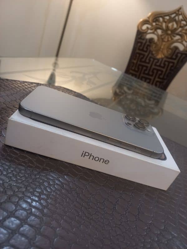 Iphone 15 pro max 256 gb natural titanium 3