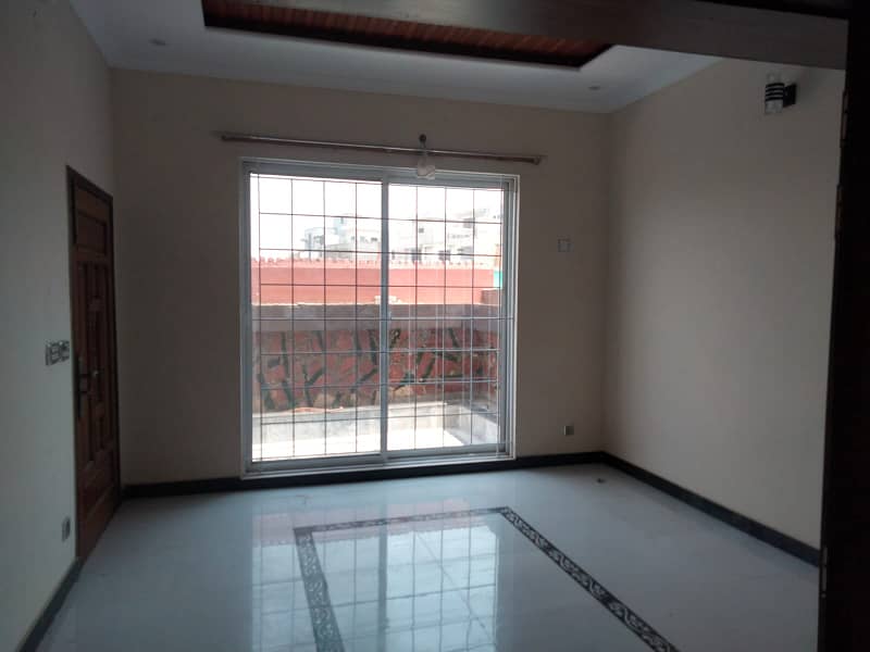 10 MARLA UPER PORTION AVAILABLE FOR RENT WITH GASS IN JUBILEE TOWN LAHORE BLOCK M 6