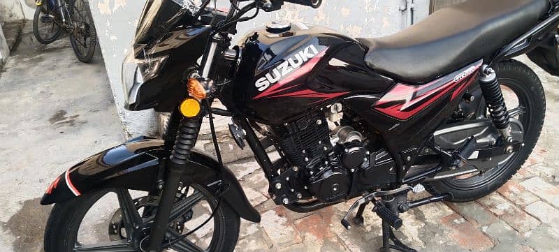 Suzuki GR 150 2