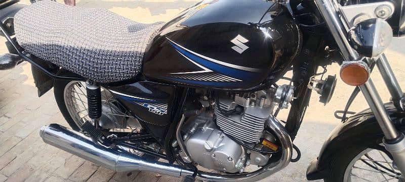 Suzuki GS 150 model 2023 17