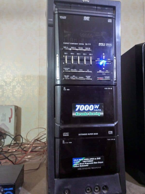 JVC Amplifier 7000 watts 0