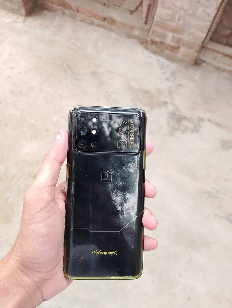 OnePlus 8t Cyberpunk Edition 1