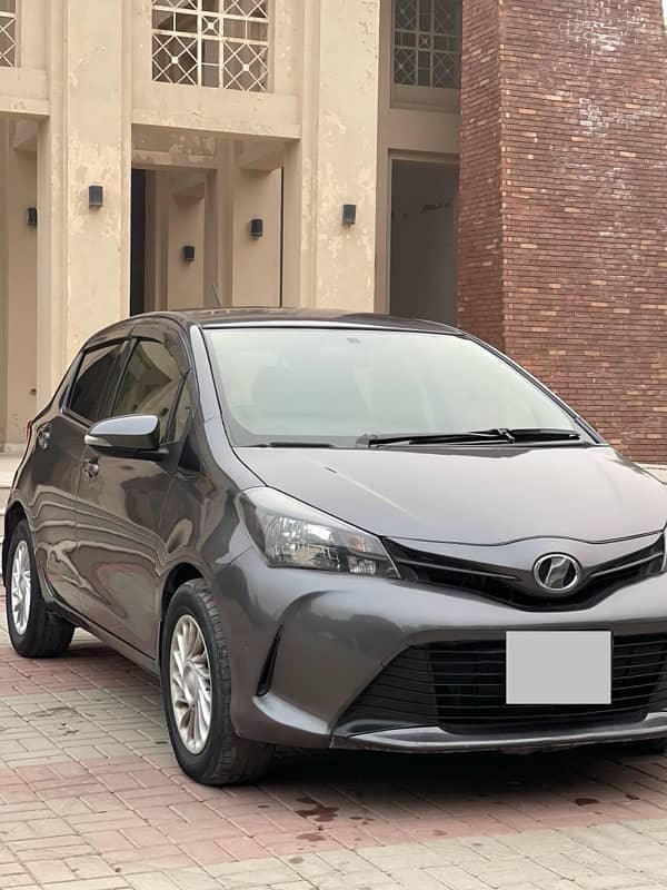 Toyota Vitz 2014 2017 KARACHI REGISTERED 1