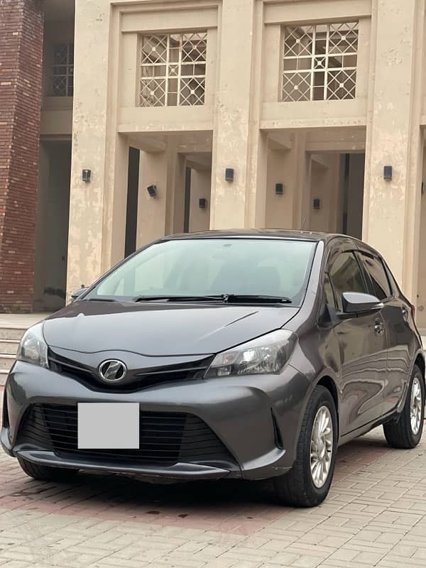 Toyota Vitz 2014 2017 KARACHI REGISTERED 2