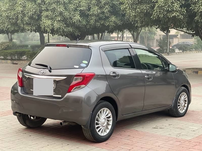 Toyota Vitz 2014 2017 KARACHI REGISTERED 11