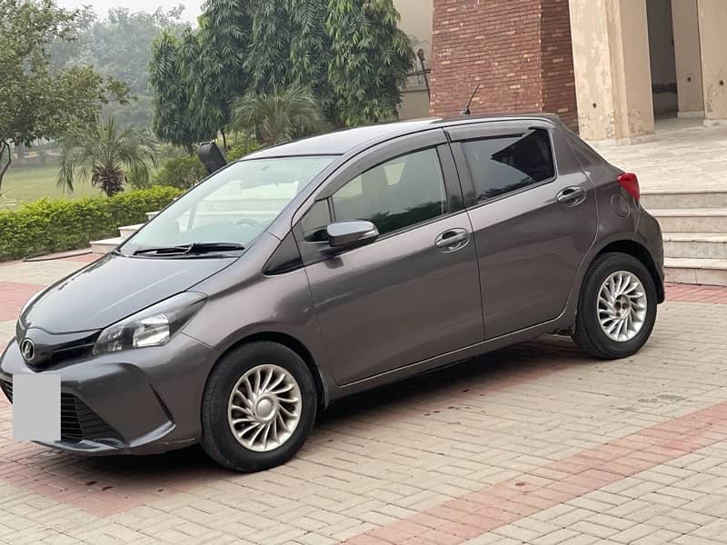 Toyota Vitz 2014 2017 KARACHI REGISTERED 12