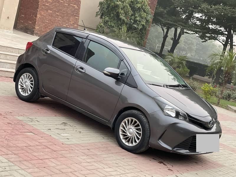 Toyota Vitz 2014 2017 KARACHI REGISTERED 13