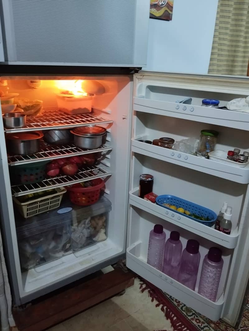 Haier Refrigerator HRF-380M Deluxe 1