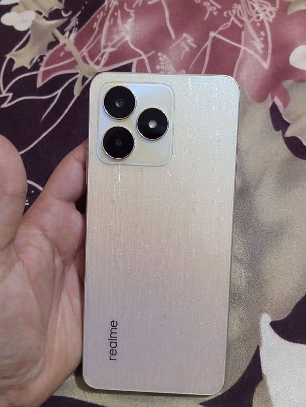 Realme C53 4