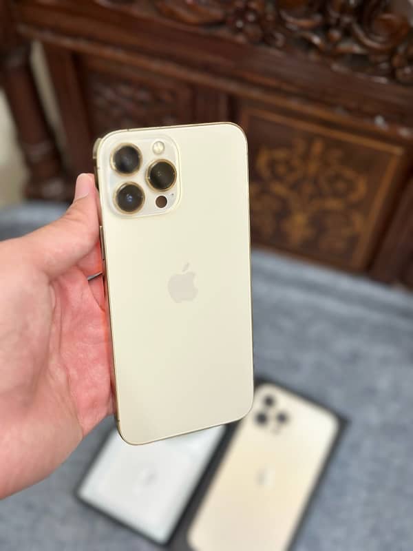 iPhone 11 Pro || PTA Approved 10/10 Condition 4