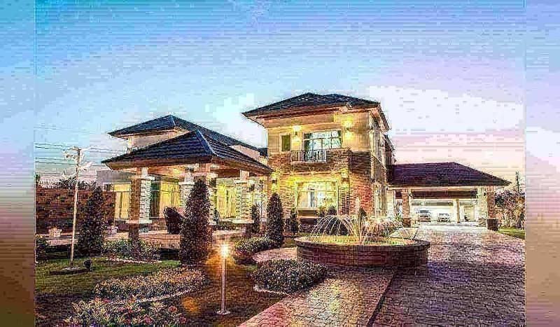 10 Marla Brand New Luxury House Available For Sale In Bahria Town Lahore. 26