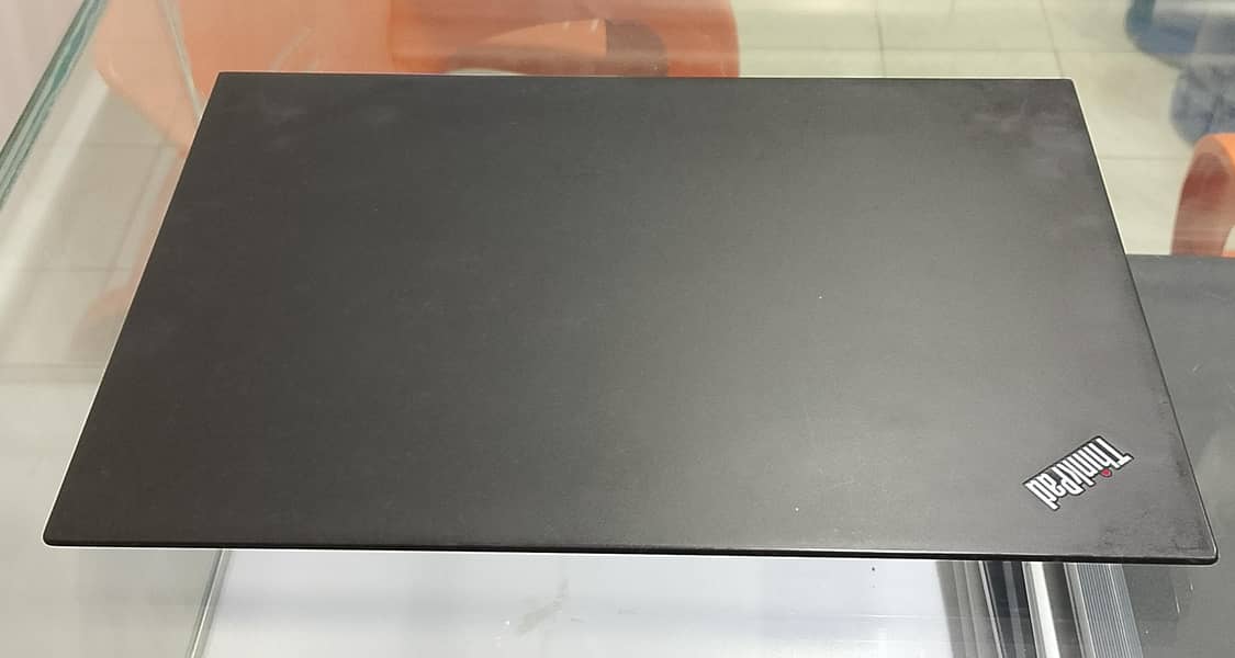 Lenovo X1 Carbon | Core i7 6th Gen | 8GB RAM / 256 GB SSD | Laptop 3