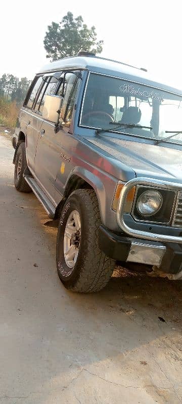 Mitsubishi Pajero 1985 3