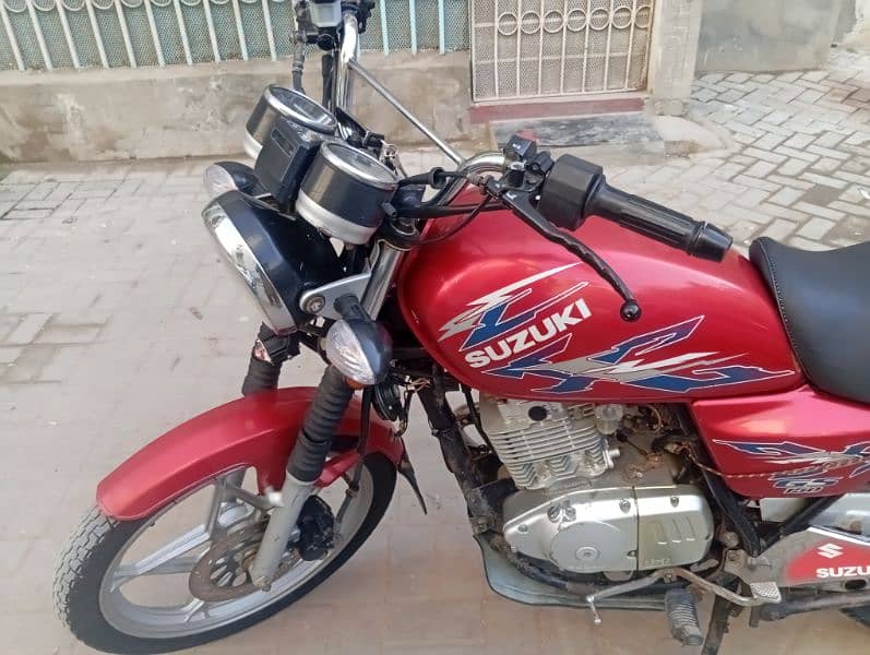 Suzuki 150 || Mint Condition || 2021 3