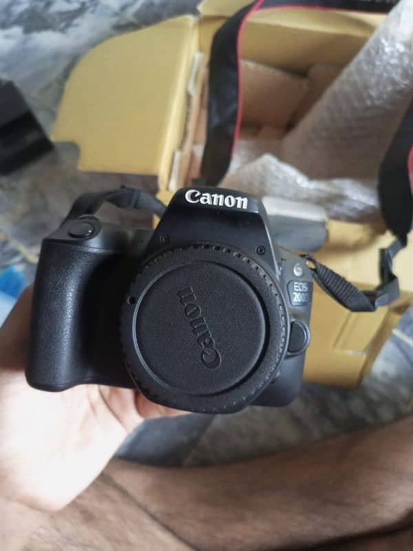 Canon 200d touch led DSLR 10/10 Condition 7