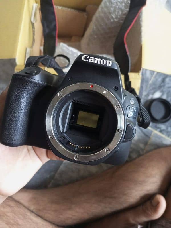 Canon 200d touch led DSLR 10/10 Condition 8