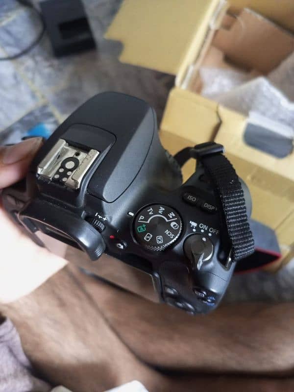 Canon 200d touch led DSLR 10/10 Condition 13