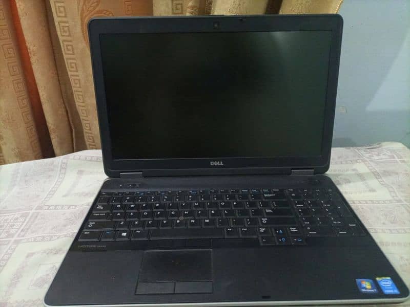 Latitude E 6540 0