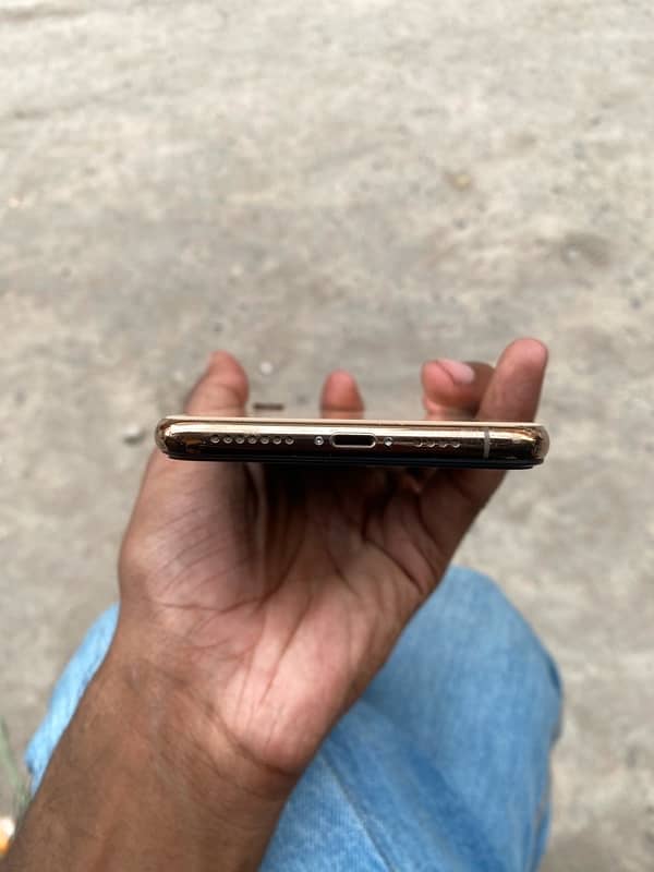 IPHONE XS MAX NON PTA FACTORY UNLOCK 4