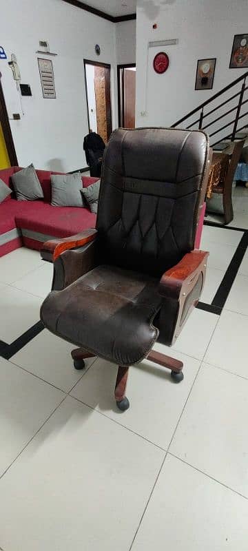 Boss Chair with Recliner for Sale 20k 5