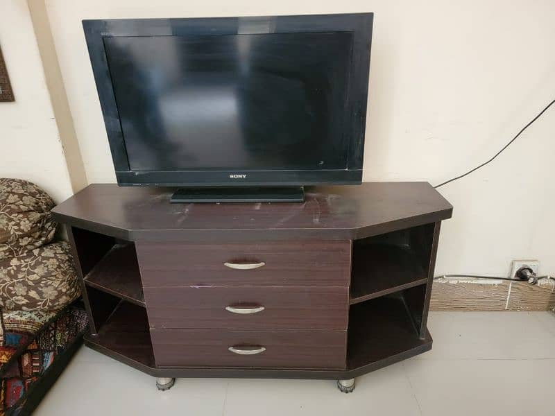 Sony 32 inches LCD with TV table 0