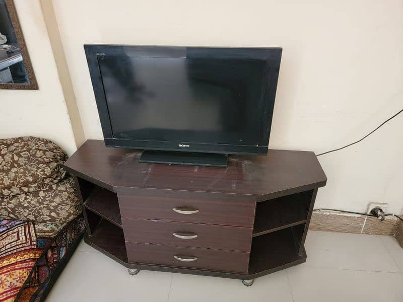 Sony 32 inches LCD with TV table 1