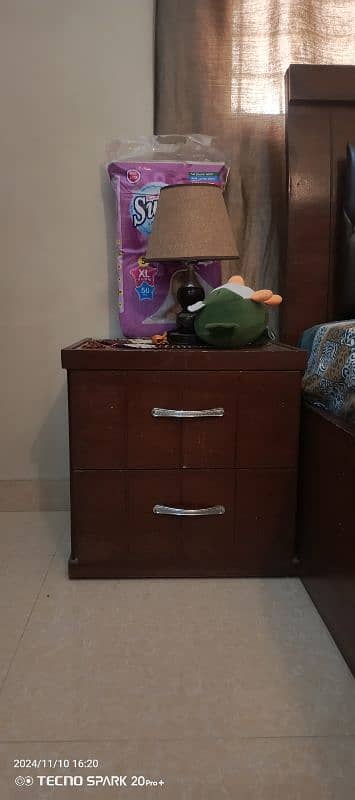 Wooden Dressing Table & 2 Bed Side Tables For Sell ! 3