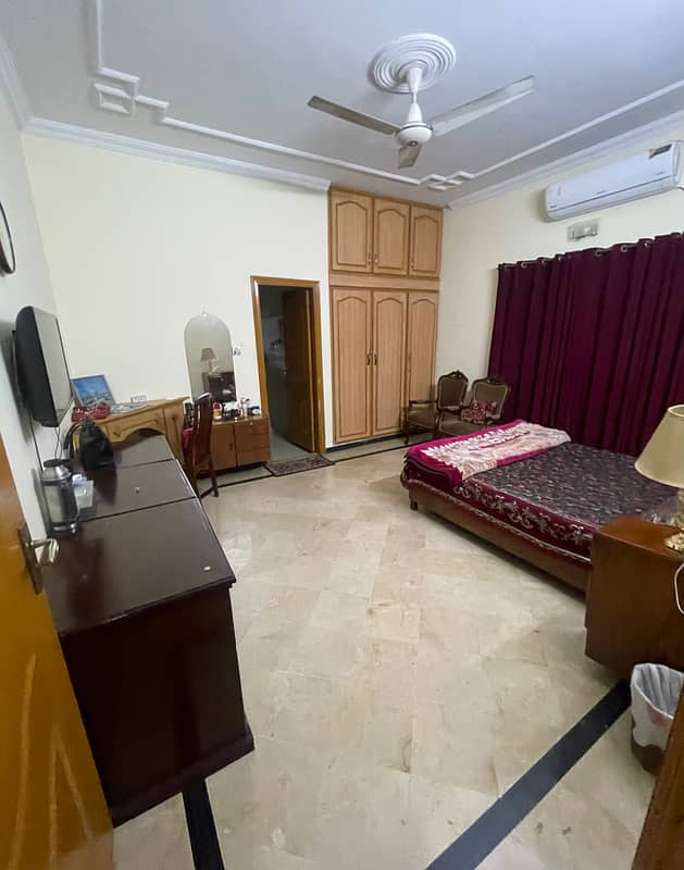 1 kanal 4bed Ground portion for rent in soan garden 3