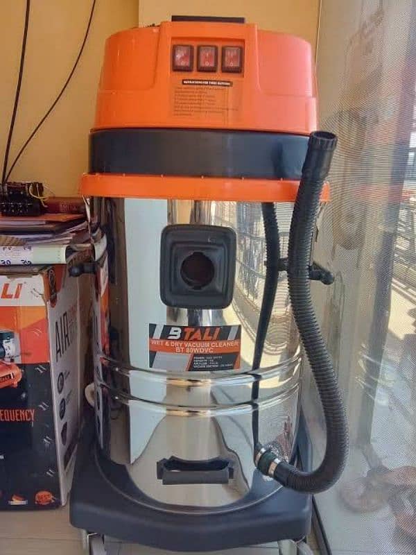 Industrial High Power Wet & Dry Vacuum Cleaner 3 Phase Motor - 80 L 1