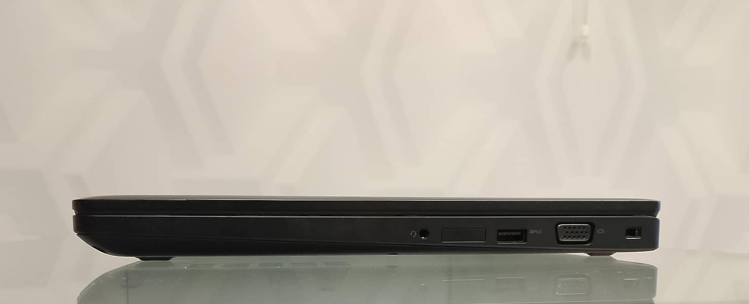 Dell Latitude 5580 | Core i7 7th Gen | 8GB RAM / 256 GB SSD | Laptop 2