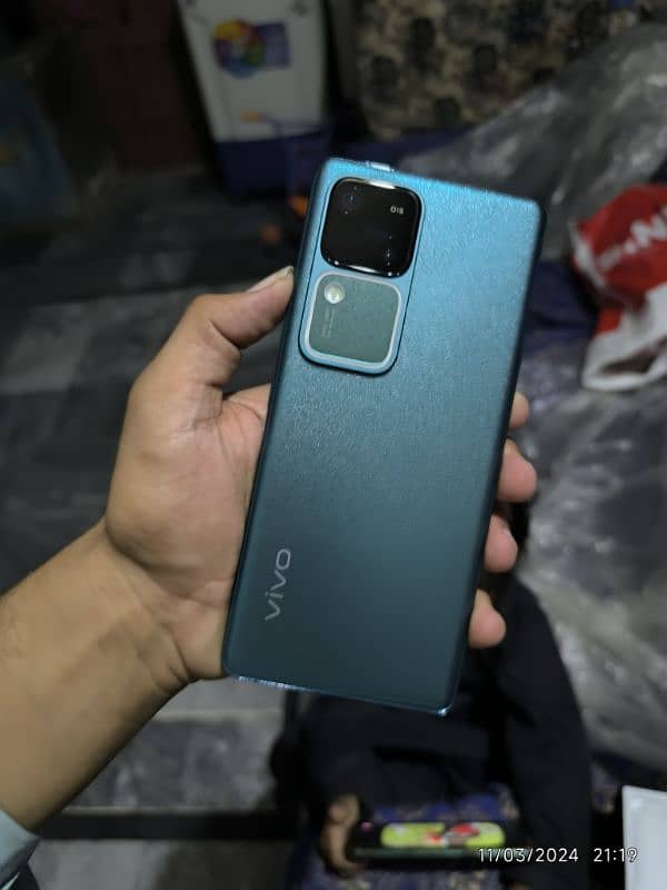 Vivo V30 12/256 just box open 6