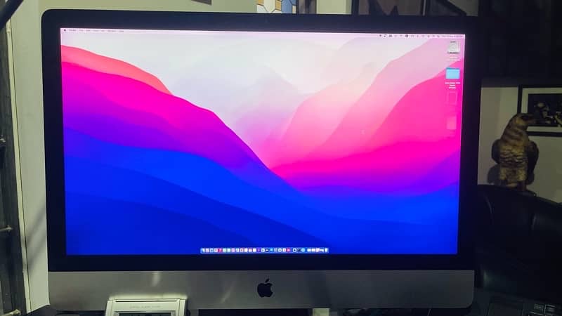 IMac - One Hand use Immaculate condition -2015 1