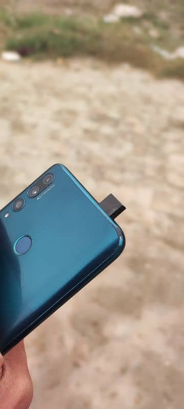 Huawei y9 prime 2019 4/128 dual sim official pta aprovd 0