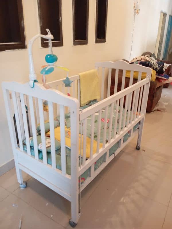 baby crib 2