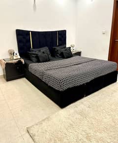 Bed with mattress and 2 side tables only