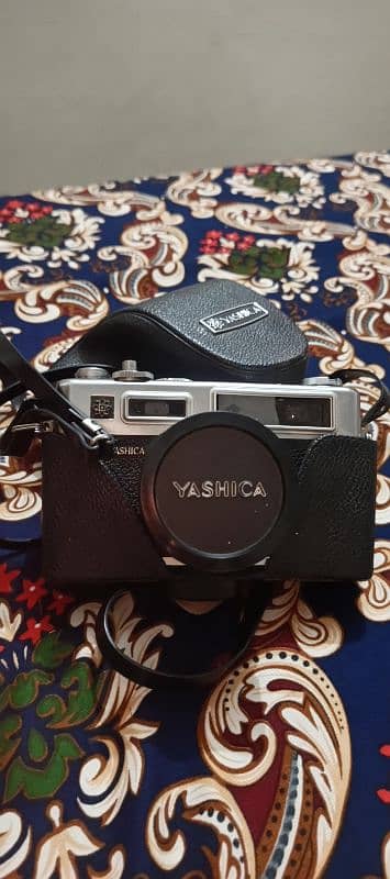 yashica model Electro 35 0