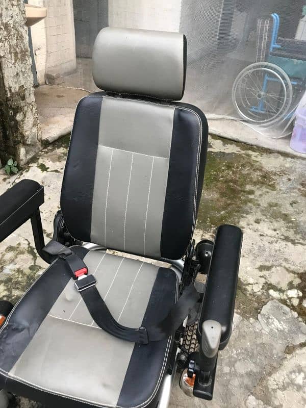 Elecectric wheel chair 3