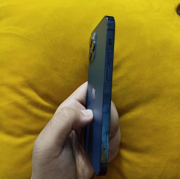 iPhone 12 pro ,blue color 5