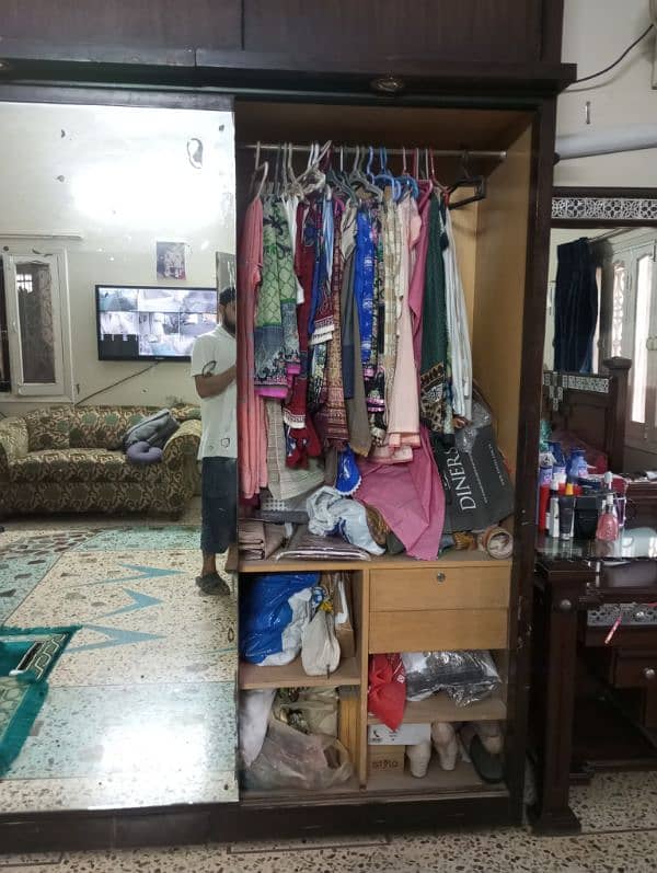 wardrobe Almari Cupboard for sale 2