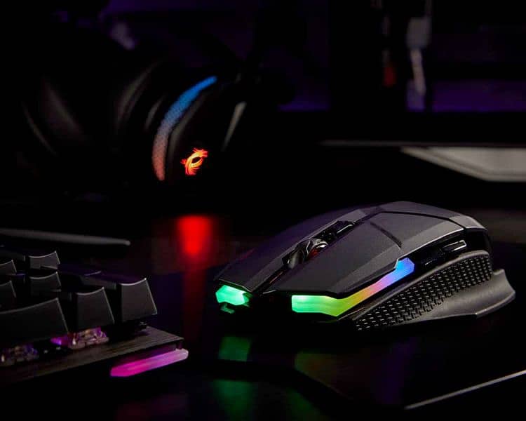 MSI CLUTCH GM70 Wireless and wired both function Gaming Mouse 0