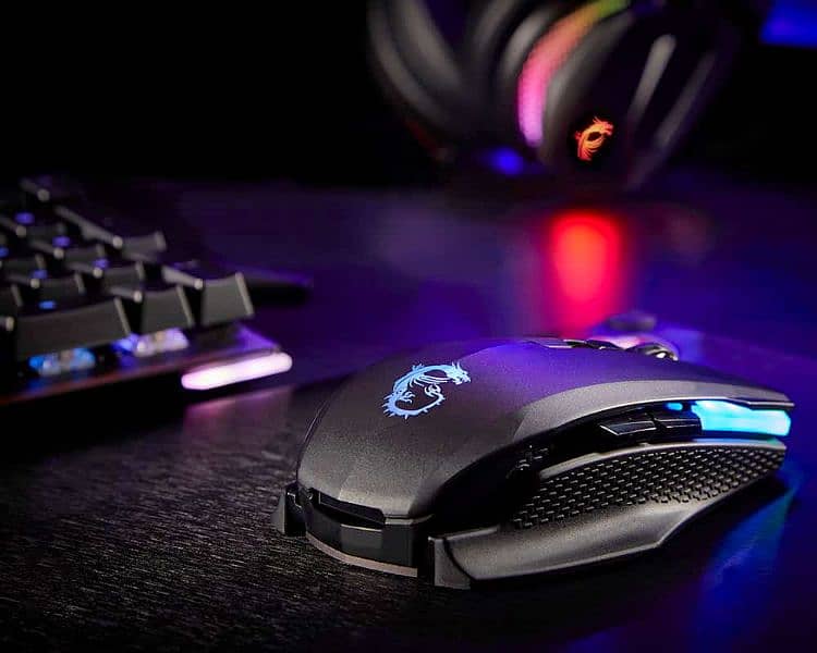 MSI CLUTCH GM70 Wireless and wired both function Gaming Mouse 2