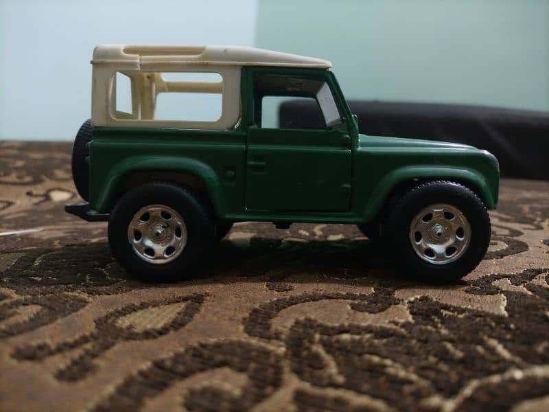 Land Rover defender toy car | good car for kids 1