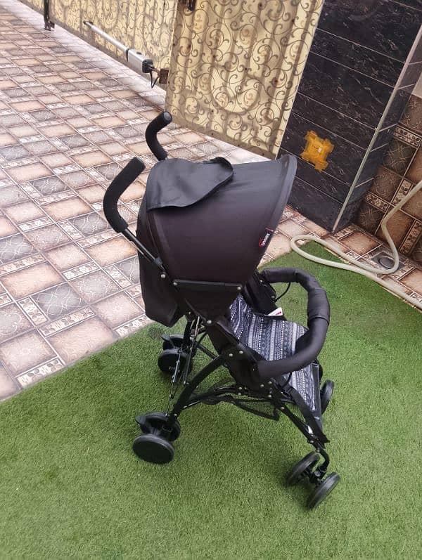 Baby stroller pram for sale Brand (tinnies). 3