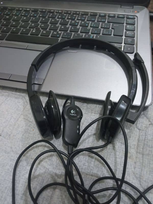 Logitech Headphones 0