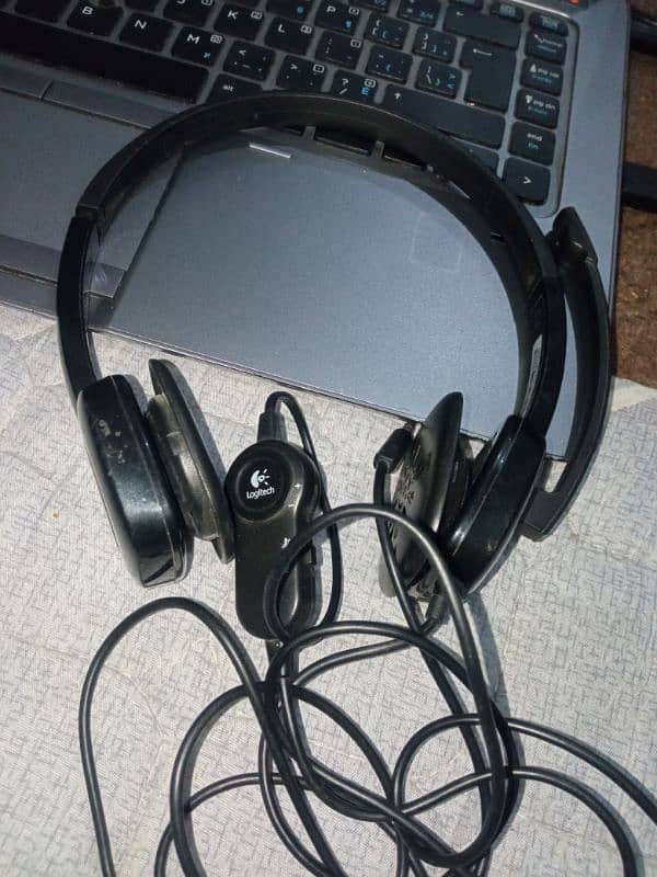 Logitech Headphones 1