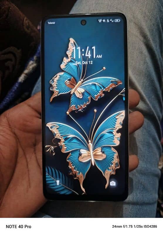 infinix smart 8. . . . 10/10 condition with all assesries 4