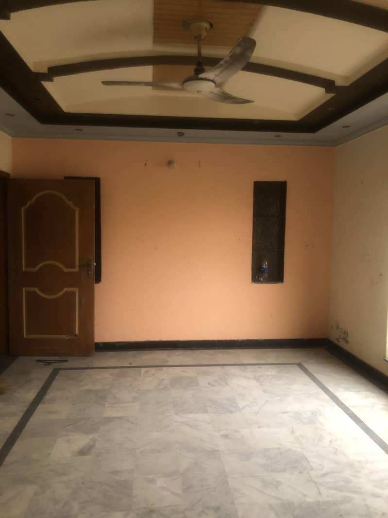 8 MARLA UPPER PORTION AVAILABLE IN WAPDA TOWN (apartment type ) 15